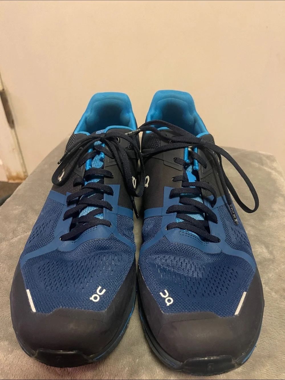 On Running Men's Athletic Shoes in Navy and Teal